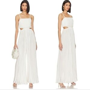 Alice + Olivia Powell White Pleated Wide Leg jumpsuit. Size 0. New With Tags